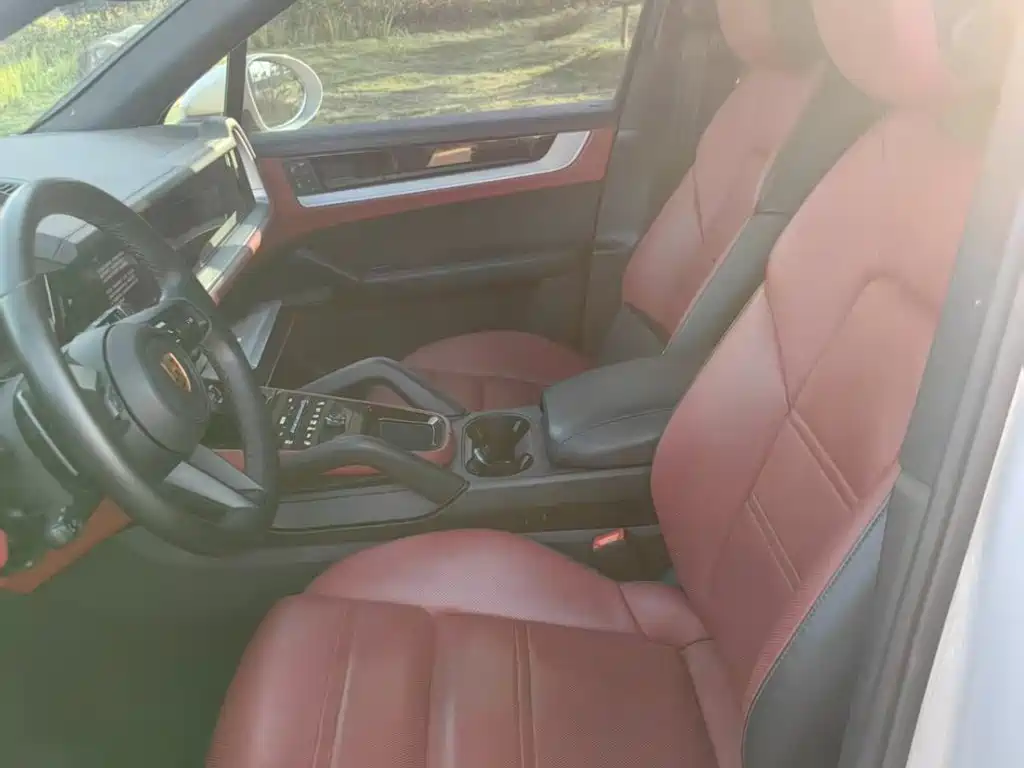 Porsche Cayenne — миниатюра 4