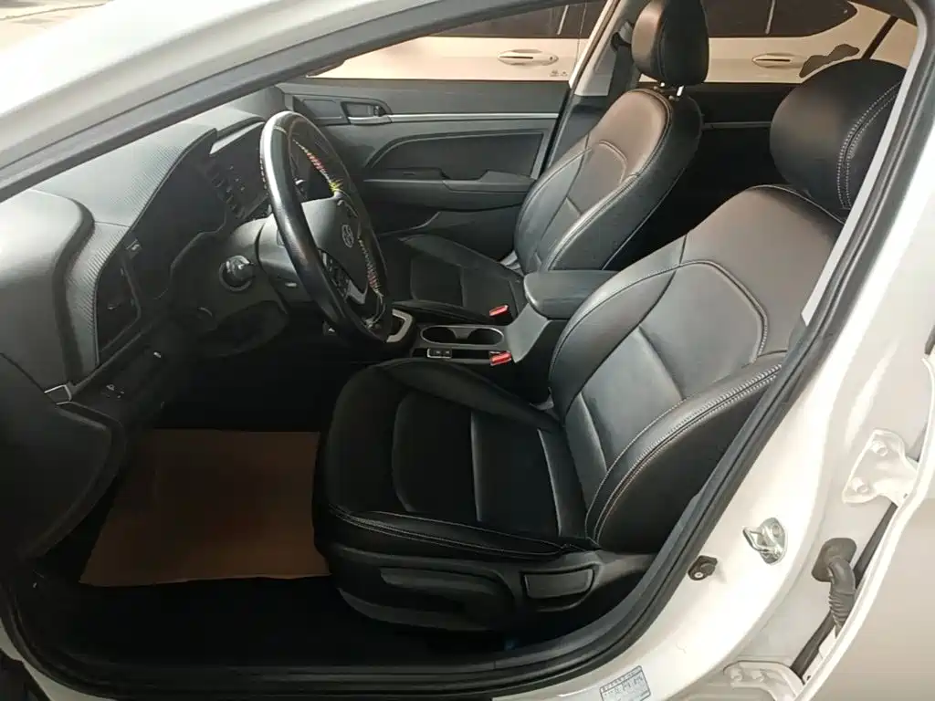 Hyundai Elantra PHEV — миниатюра 15
