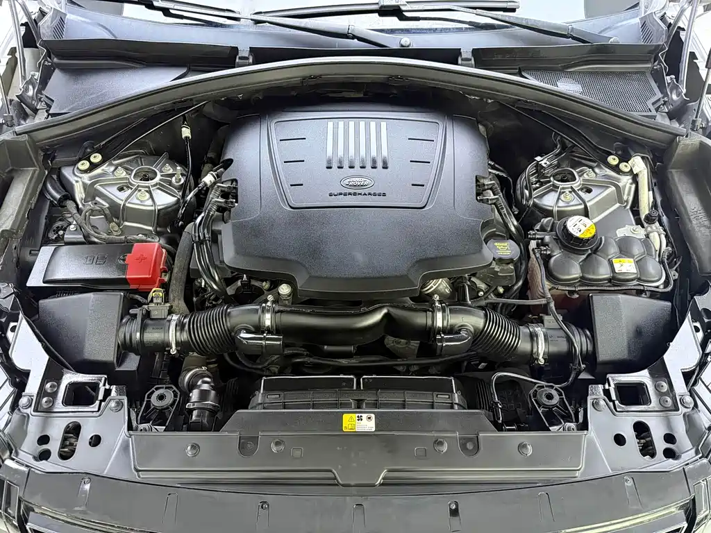 Land Rover Velar — миниатюра 8