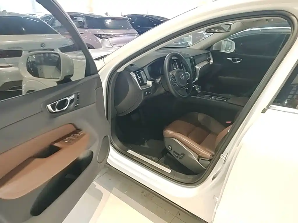 Volvo XC60 — миниатюра 16