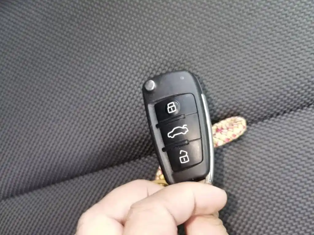 Audi Q2L e-tron — миниатюра 9