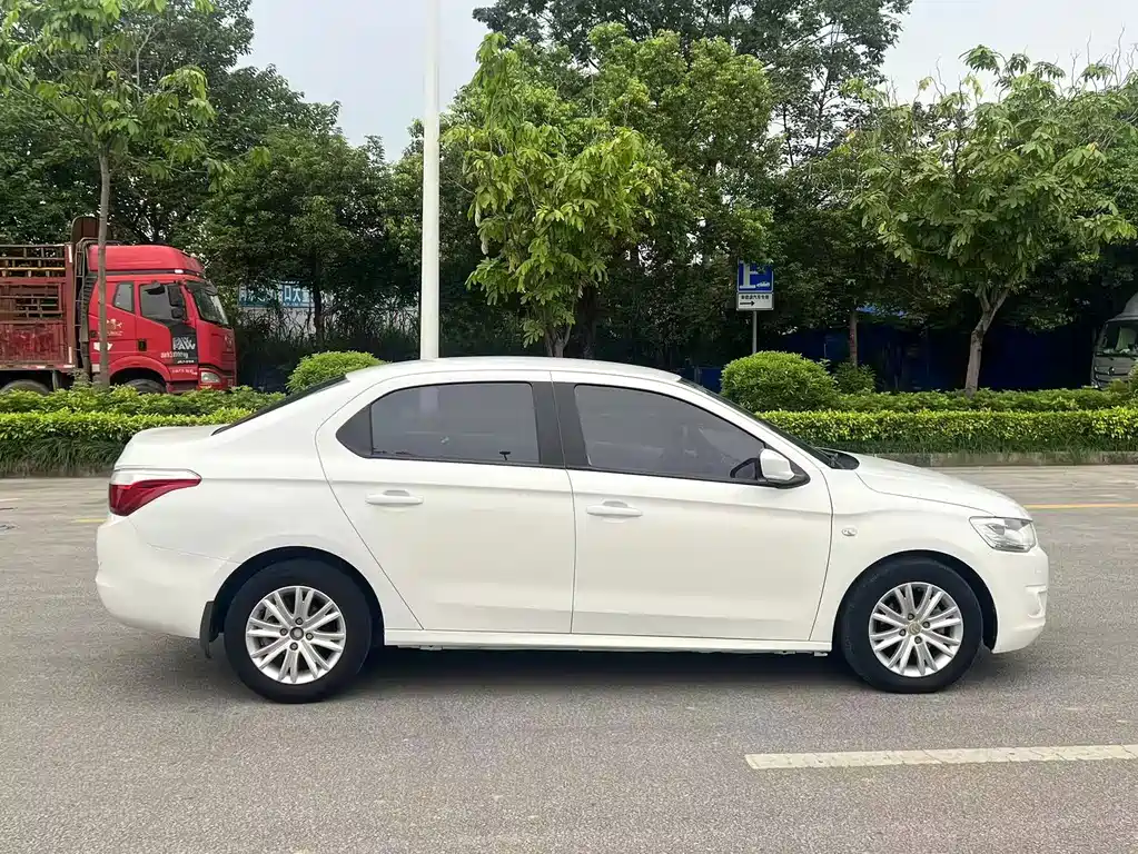 Citroen Elysee — миниатюра 8