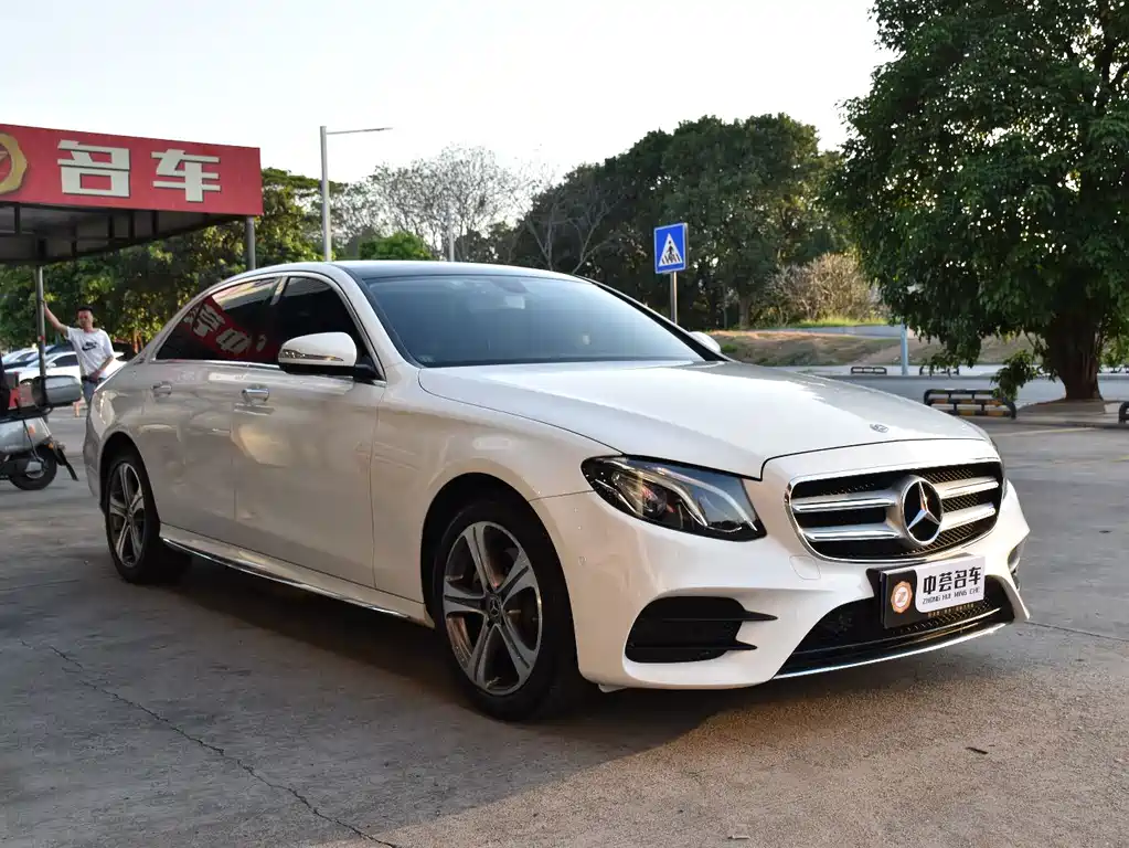 Mercedes-Benz E-Class — миниатюра 3