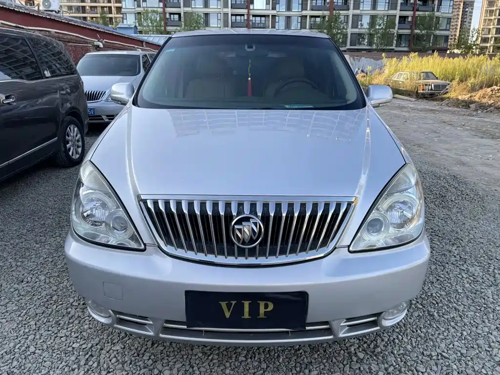 Buick GL8 — миниатюра 2