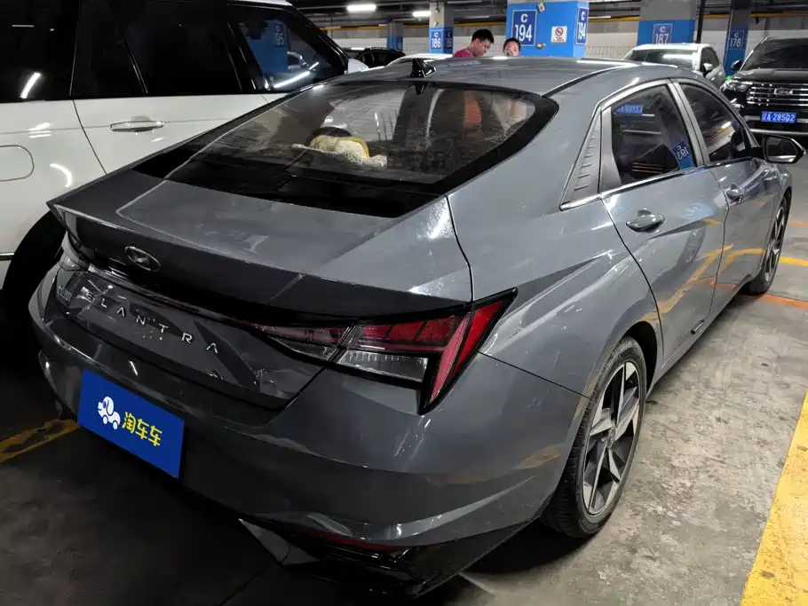 Hyundai Elantra — миниатюра 3