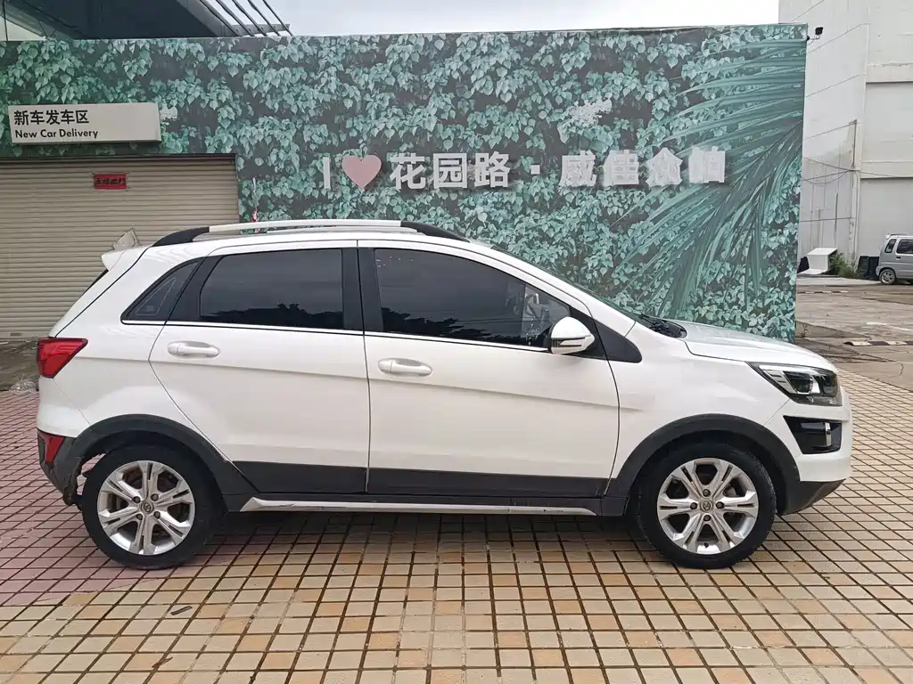 BAIC Senova X25 — миниатюра 4