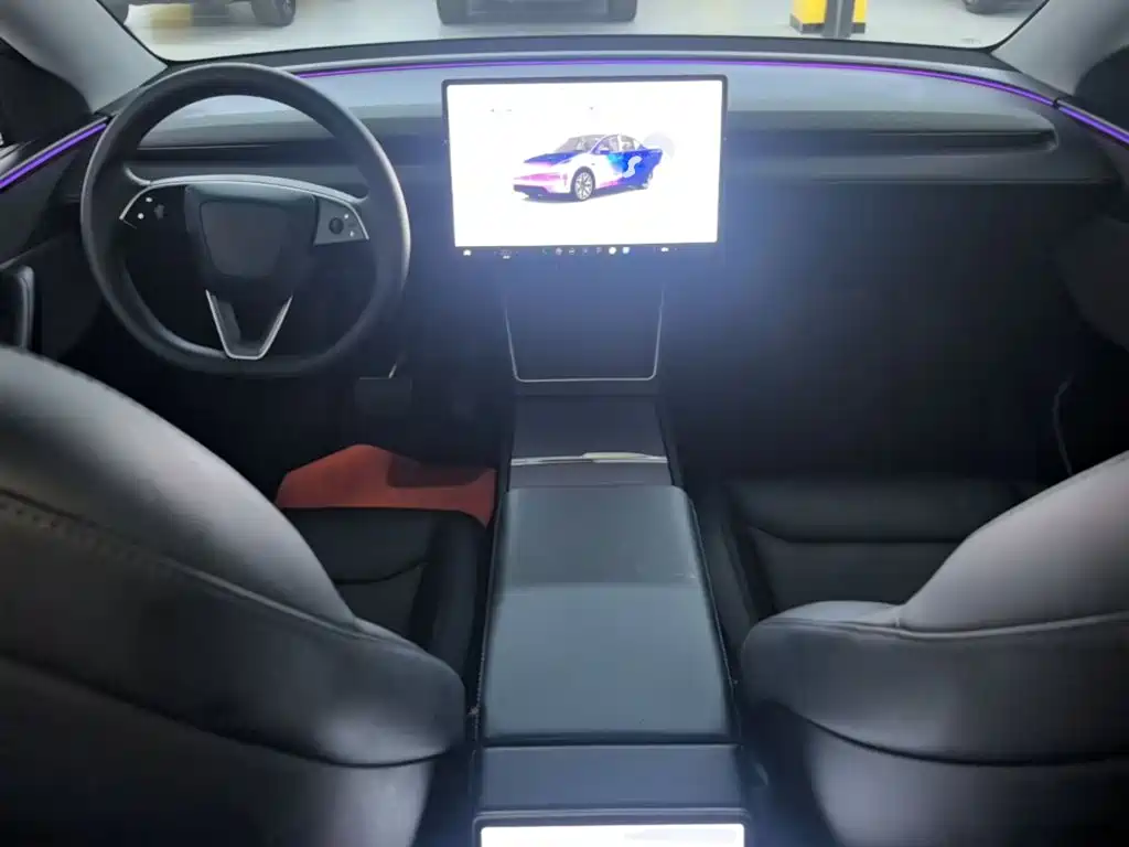Tesla Model Y — миниатюра 10