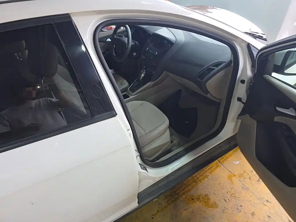 Ford Focus — миниатюра 9