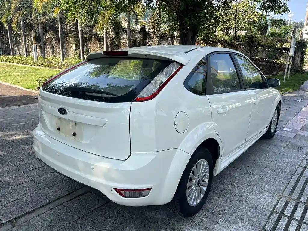 Ford Focus — миниатюра 7