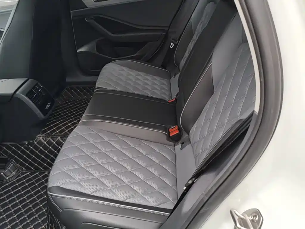 Volkswagen Sagitar — миниатюра 17