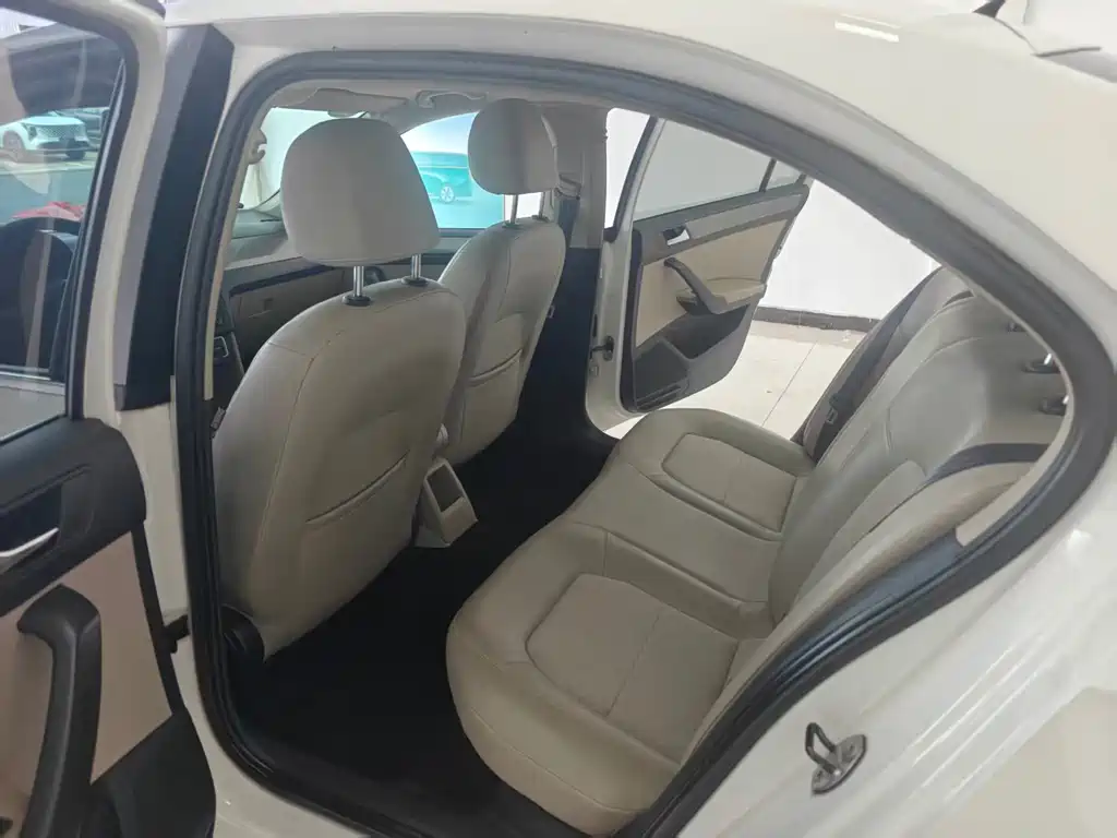 Volkswagen Santana — миниатюра 10
