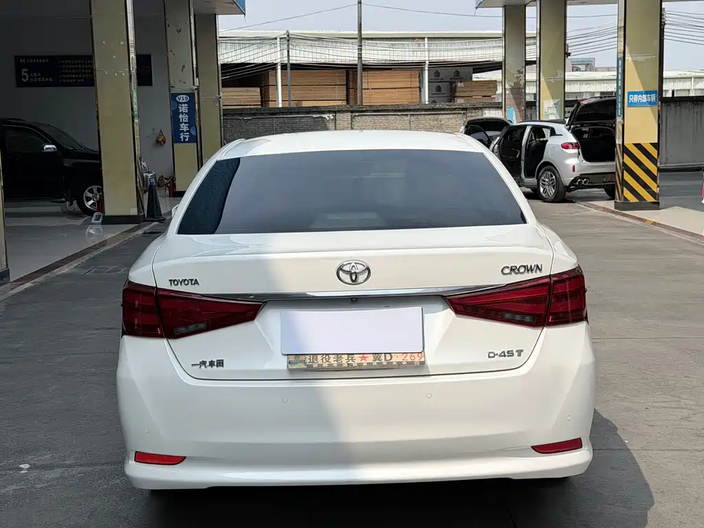 TOYOTA CROWN