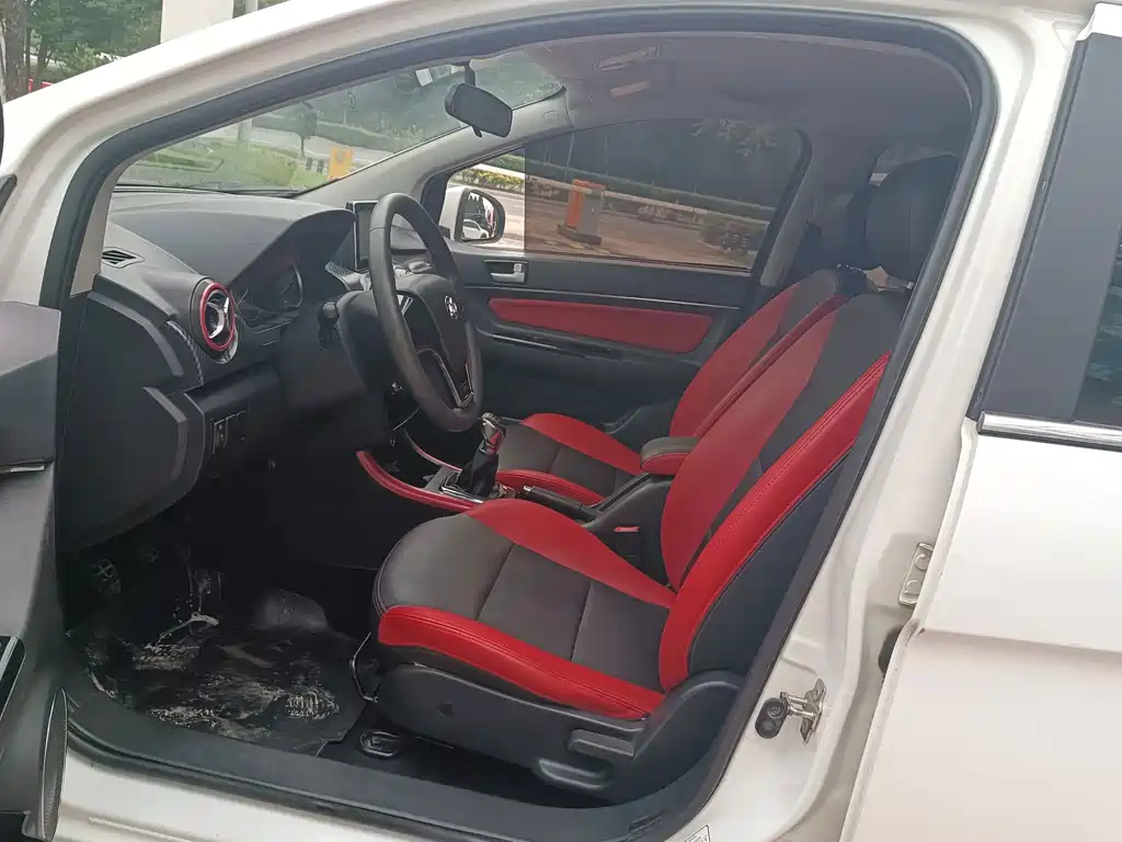 BAIC Senova X25 — миниатюра 7
