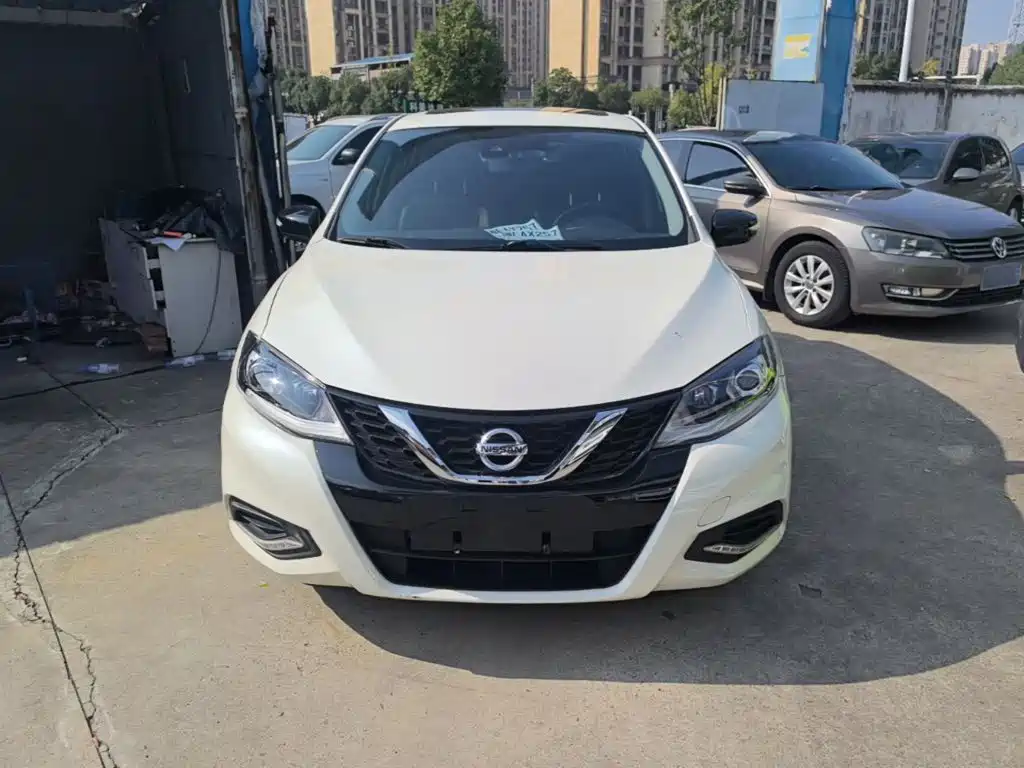 Nissan Tiida — миниатюра 3