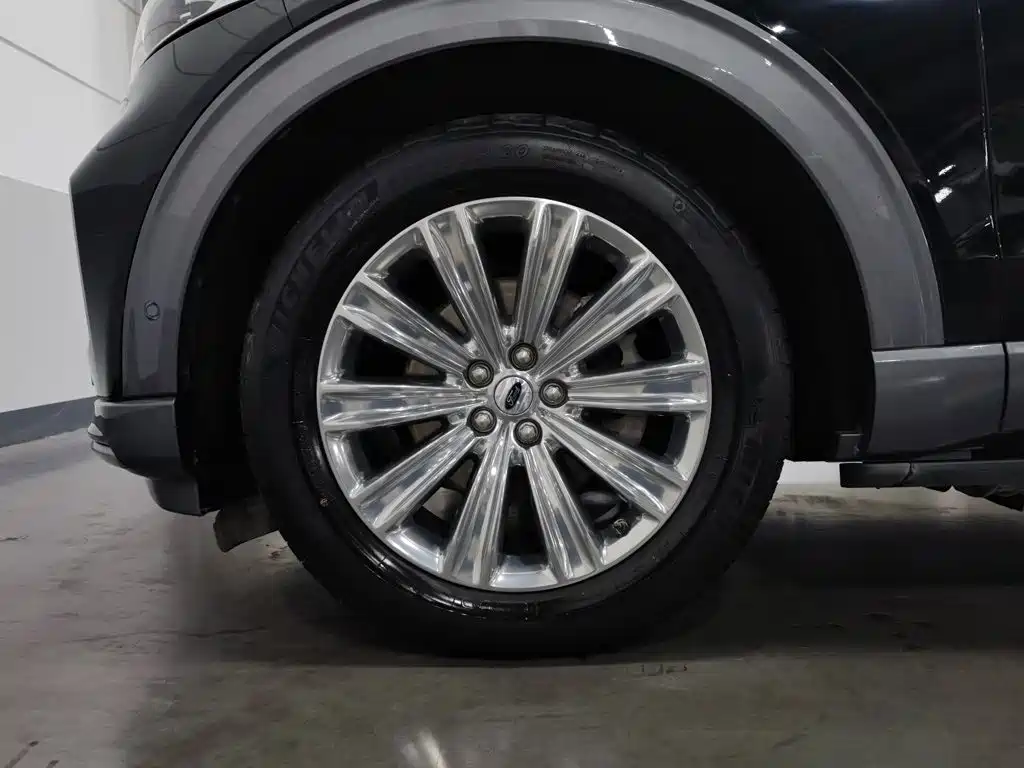 Ford Explorer — миниатюра 17
