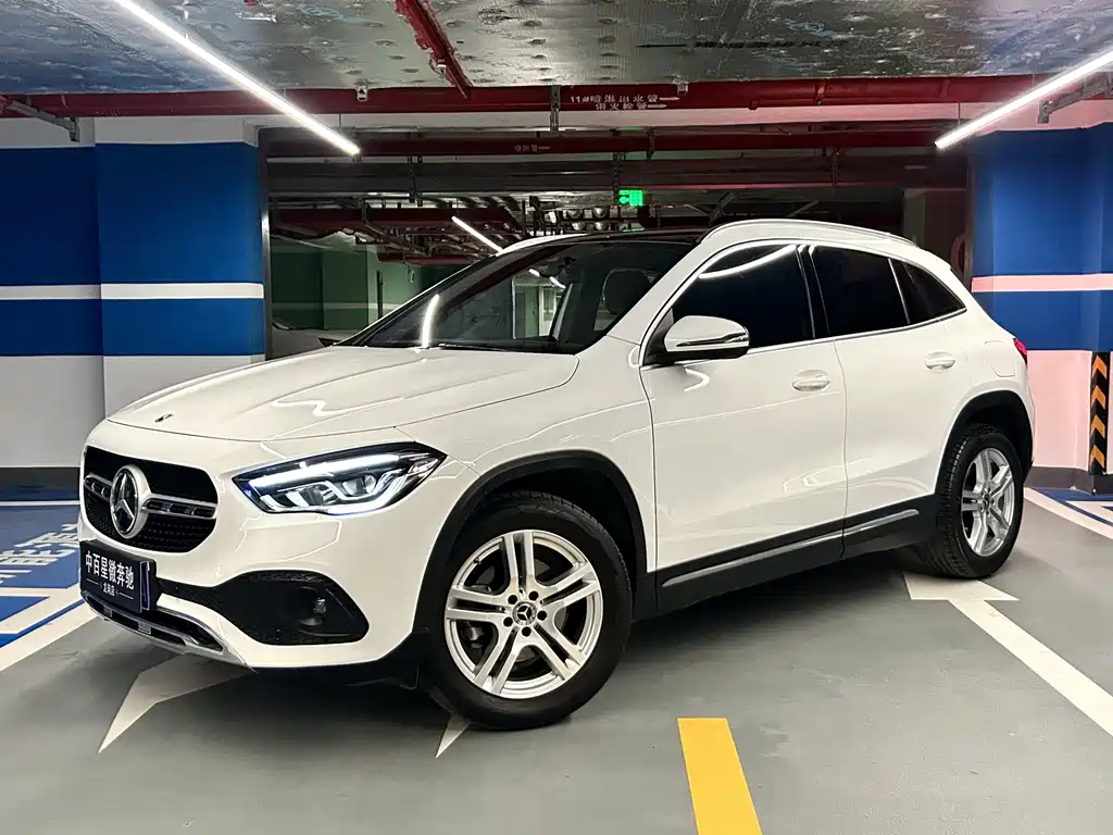 MERCEDES-BENZ GLA
