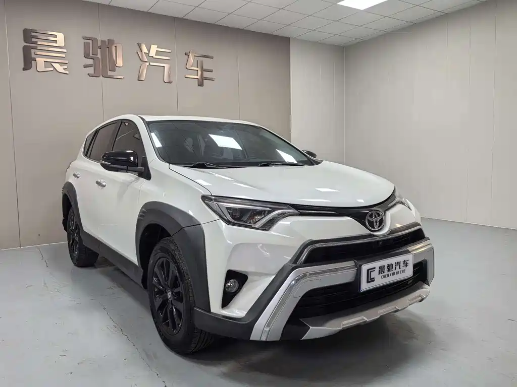 Toyota RAV4 — миниатюра 3