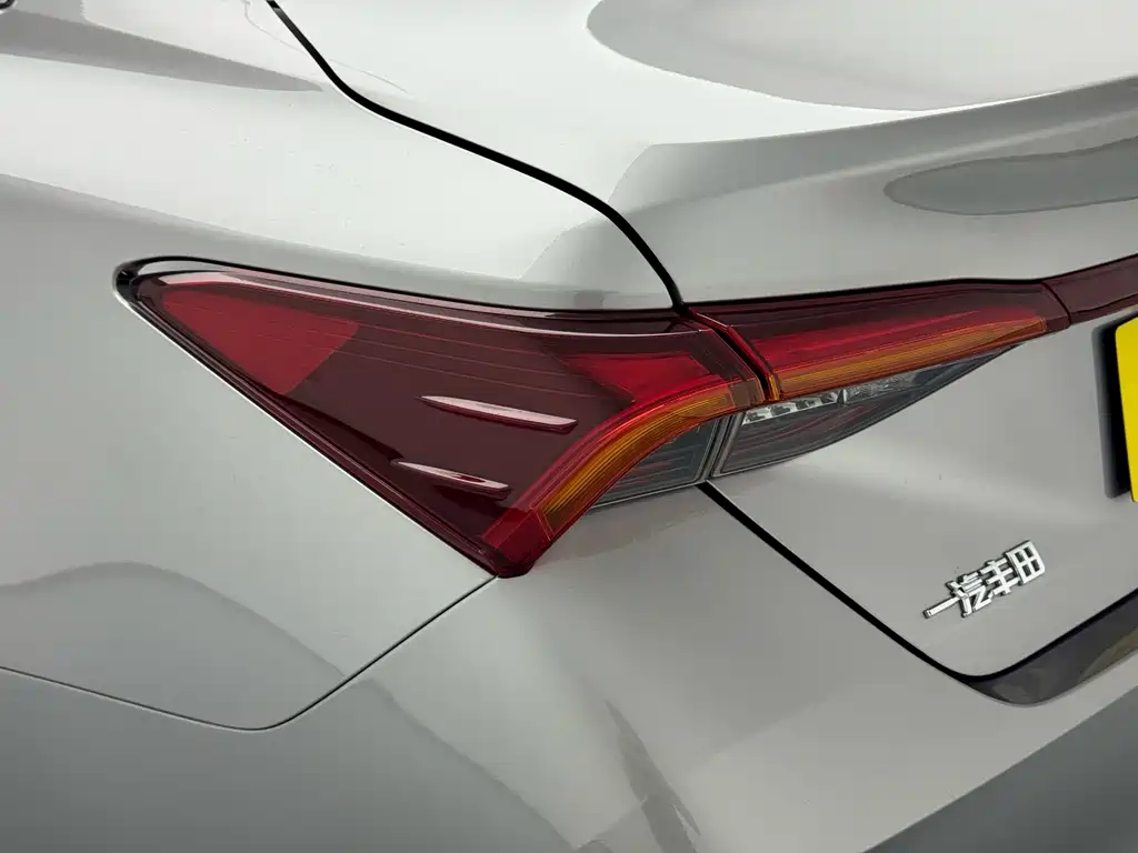Toyota Avalon — миниатюра 14