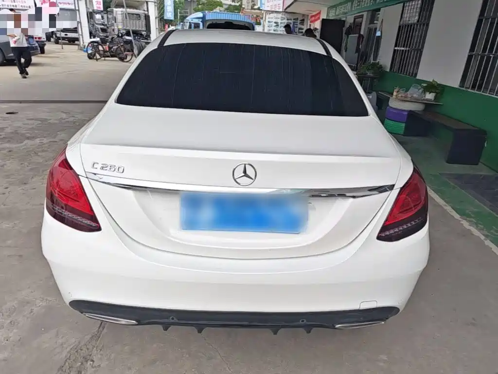 Mercedes-Benz C-Class — миниатюра 6