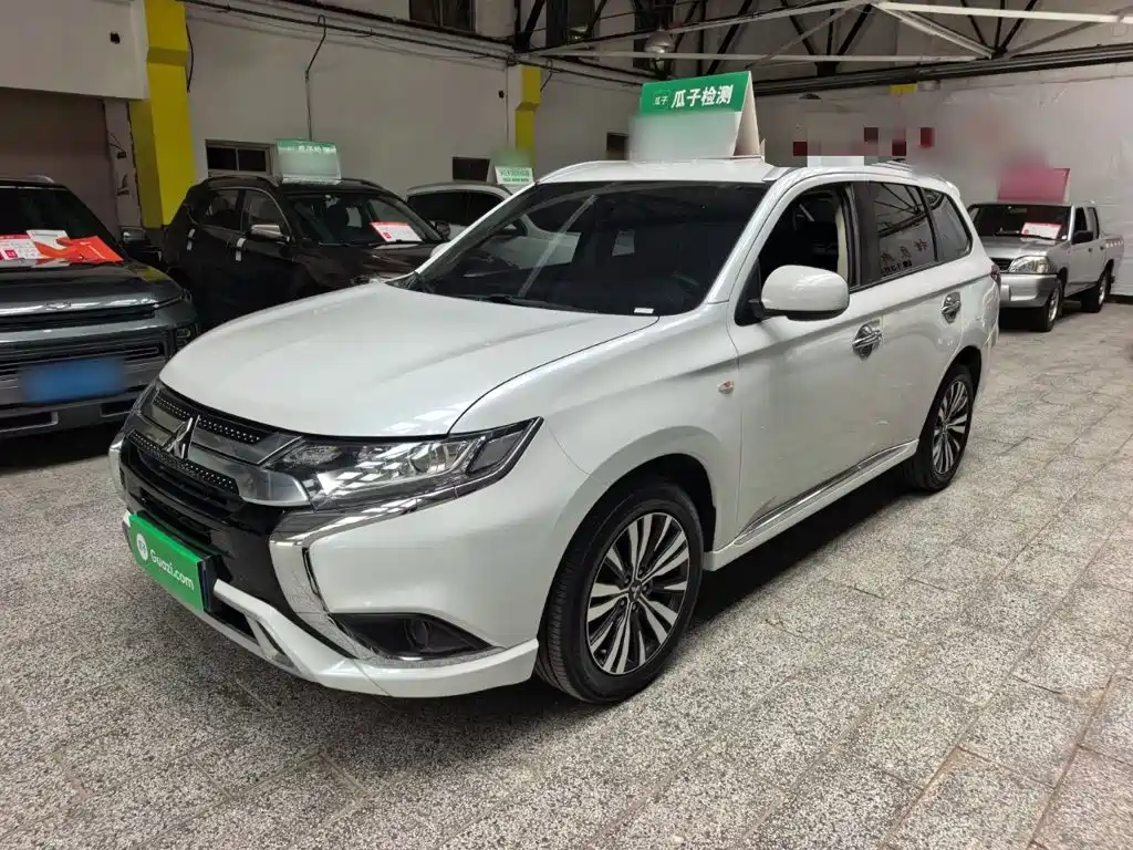 Mitsubishi Outlander — миниатюра 2