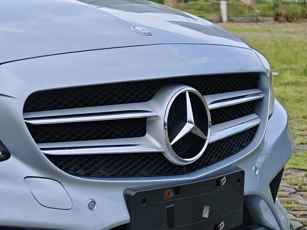 Mercedes-Benz C-Class (Import) — миниатюра 11