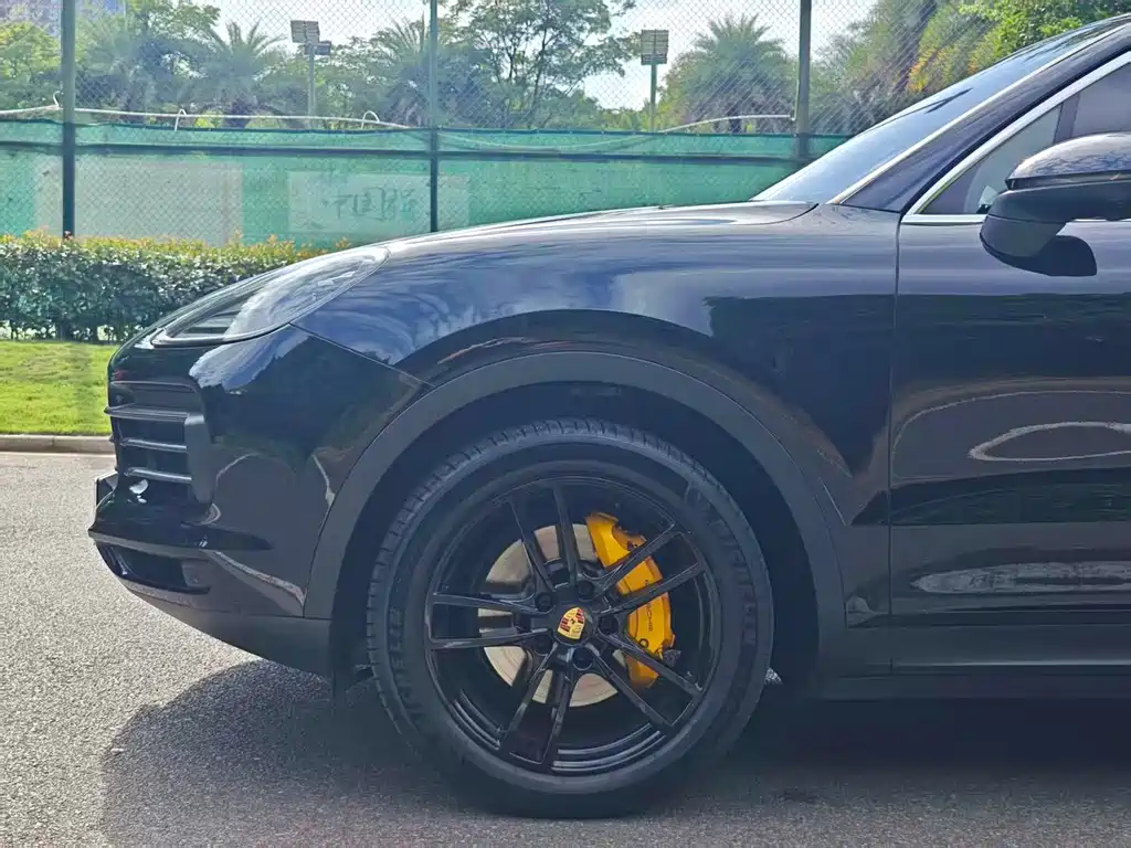 Porsche Cayenne — миниатюра 12