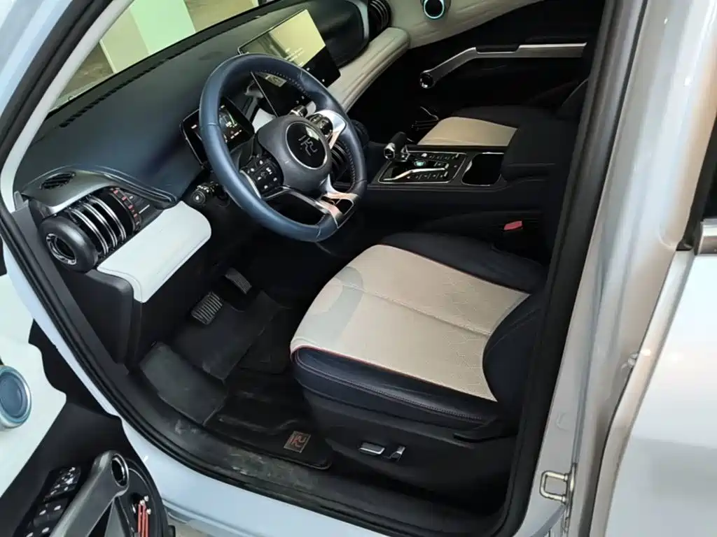 BYD Yuan Plus — миниатюра 15