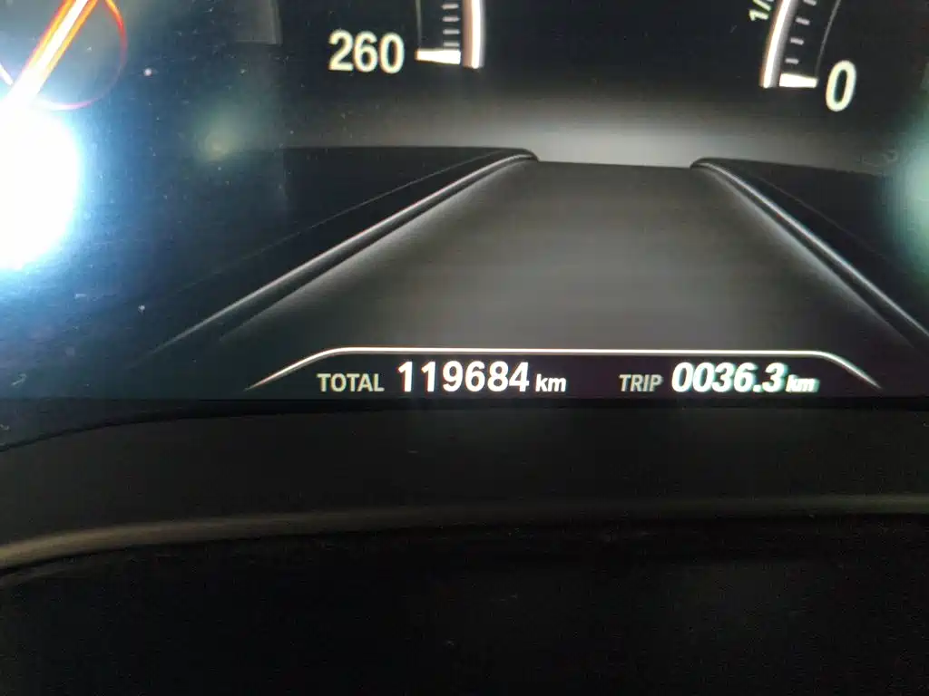 BMW 5 Series — миниатюра 5