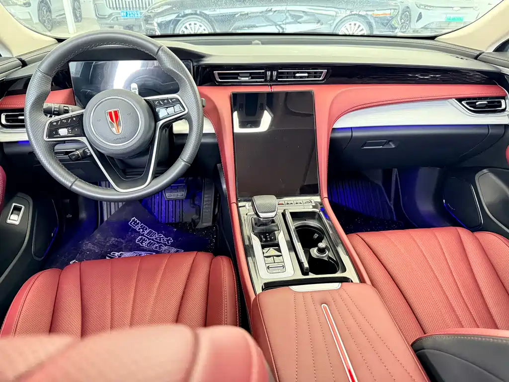Hongqi H5 2025 2.0T AT