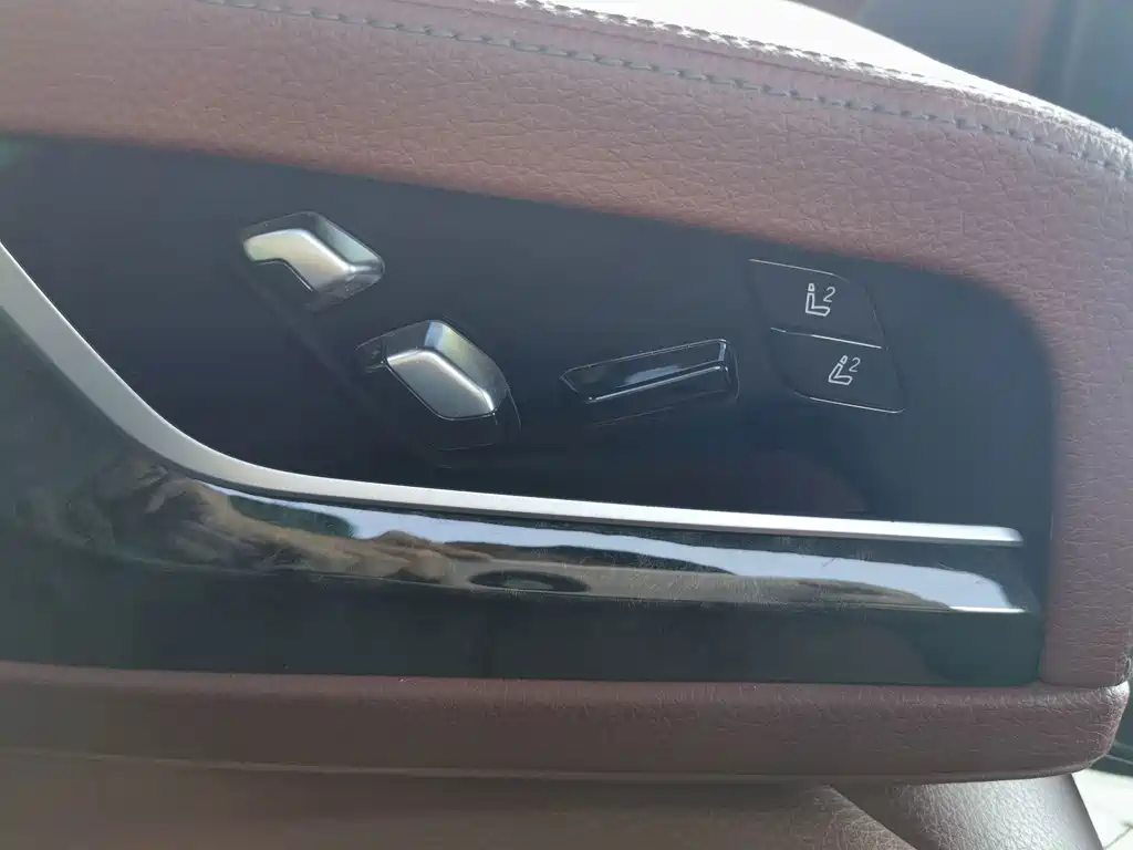 BMW 5 Series — миниатюра 25