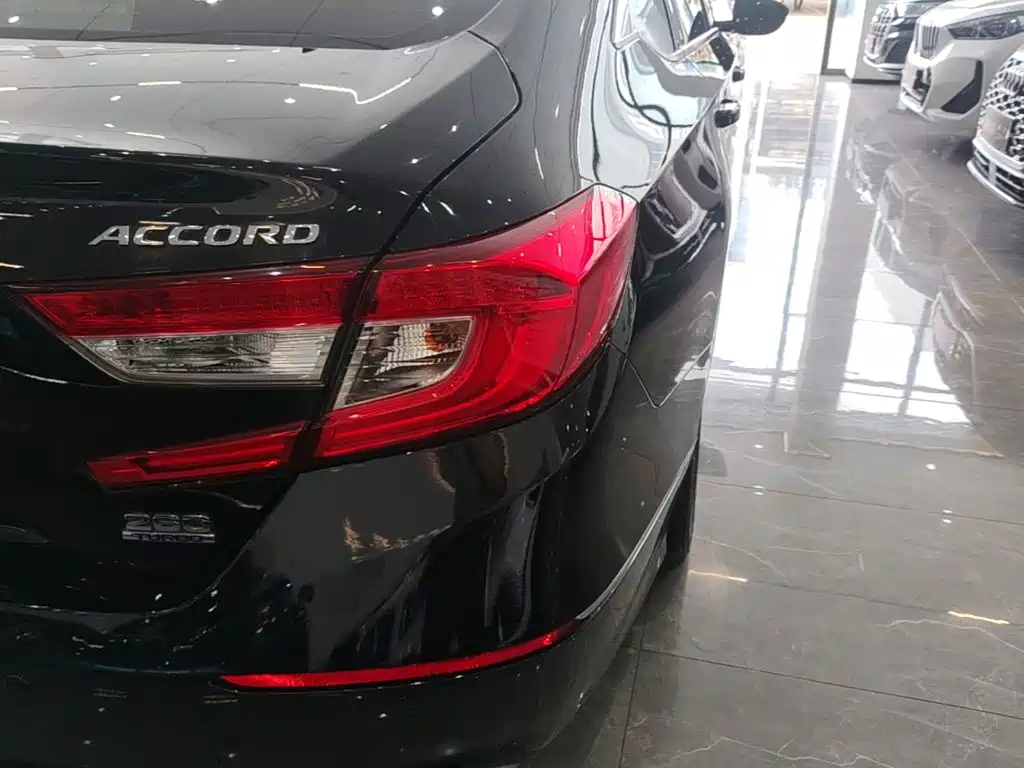 Honda Accord — миниатюра 8