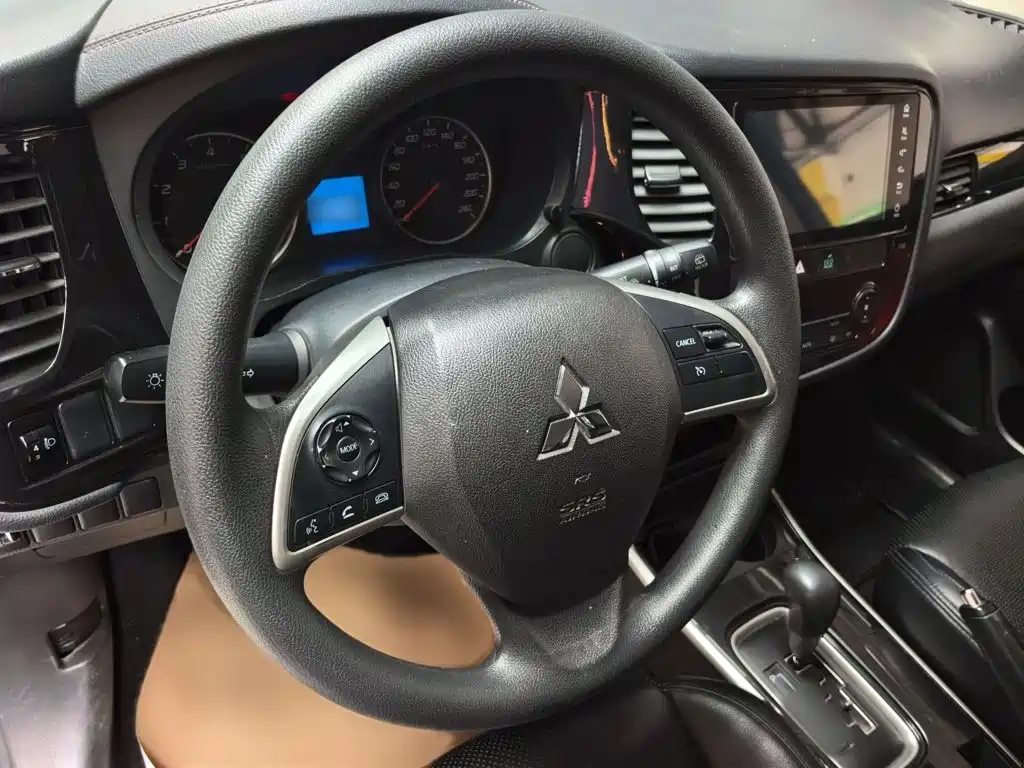 Mitsubishi Outlander — миниатюра 20