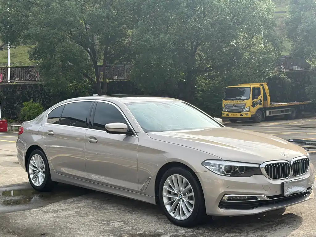 BMW 5 Series — миниатюра 3