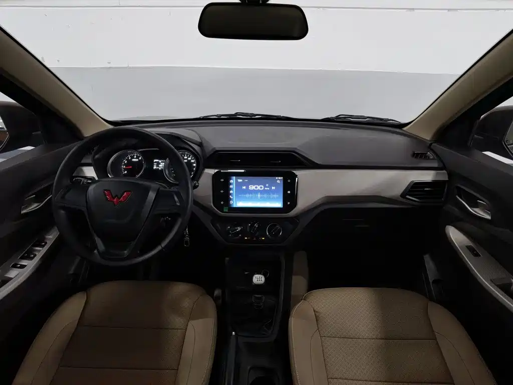 Wuling Hongguang — миниатюра 5