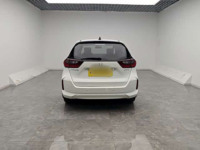 Honda Fit 1.5 л 2022 г. Белый, пробег 48700 км