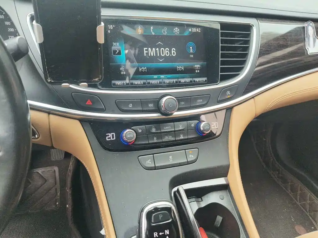 Buick LaCrosse — миниатюра 9