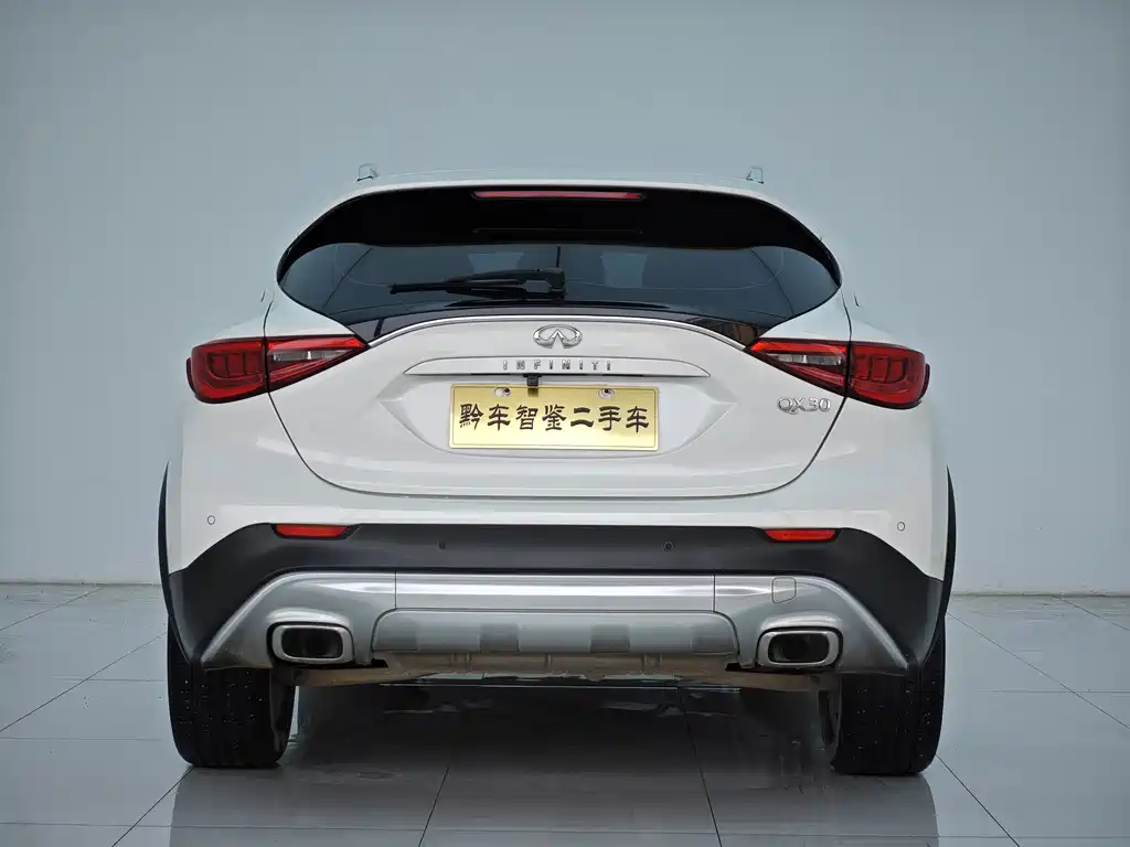 INFINITI QX30