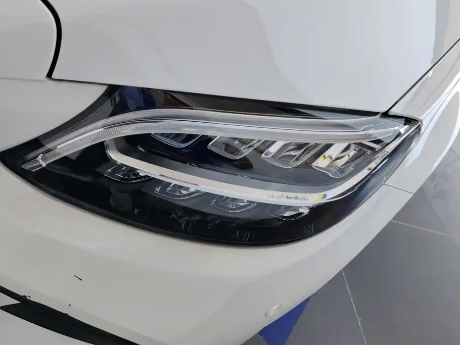 Mercedes-Benz C-Class — миниатюра 5