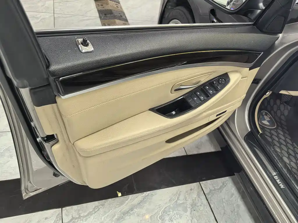 BMW 5 Series (Import) — миниатюра 6