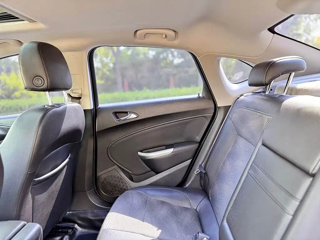Buick Excelle — миниатюра 12