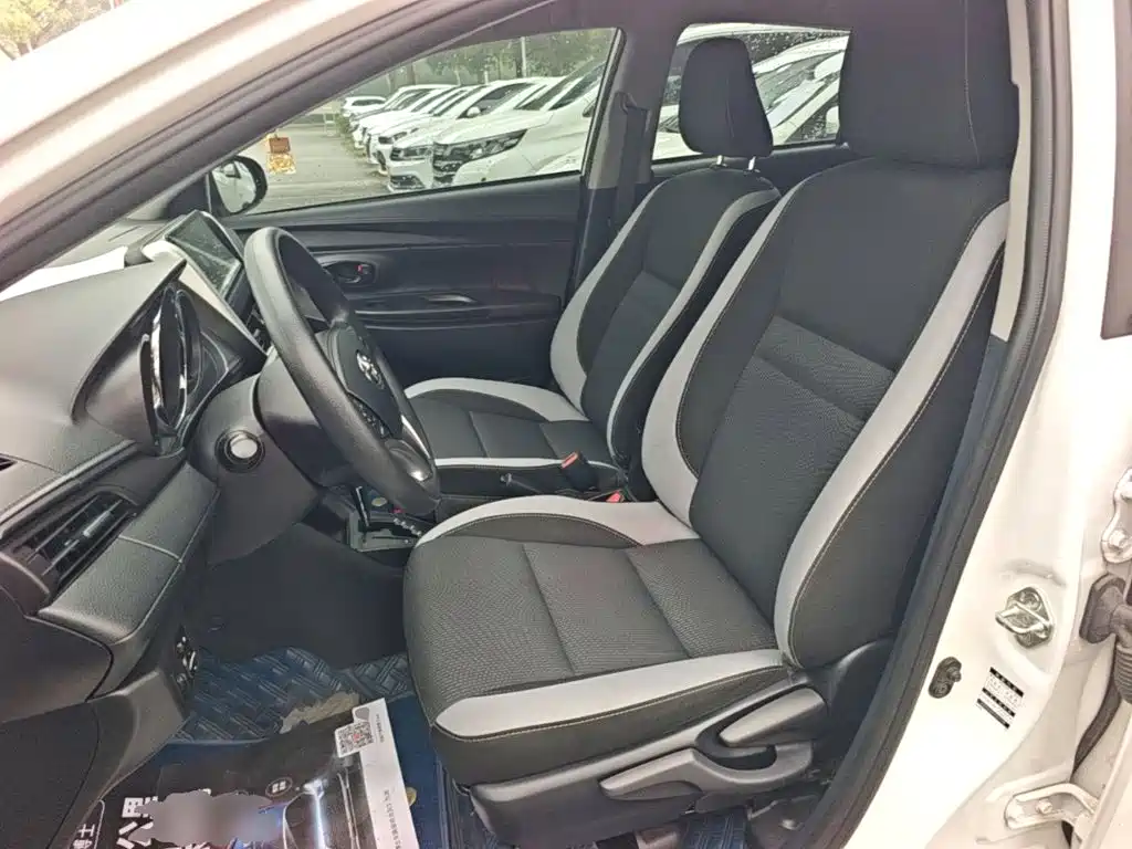 Toyota Yaris L — миниатюра 15