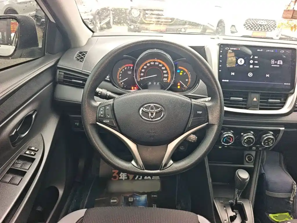 Toyota Yaris L — миниатюра 11