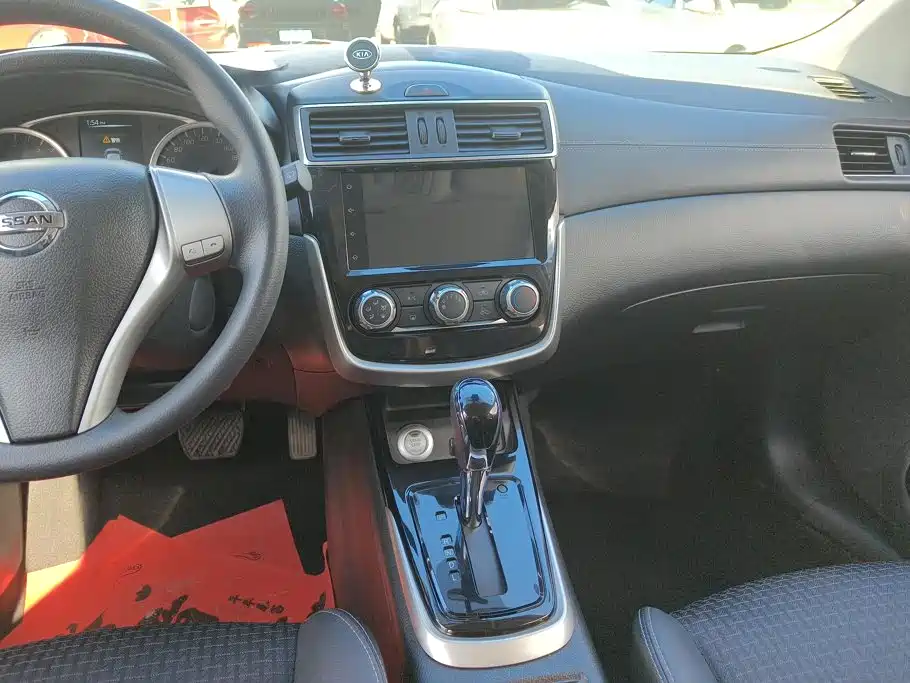 Nissan Tiida — миниатюра 13