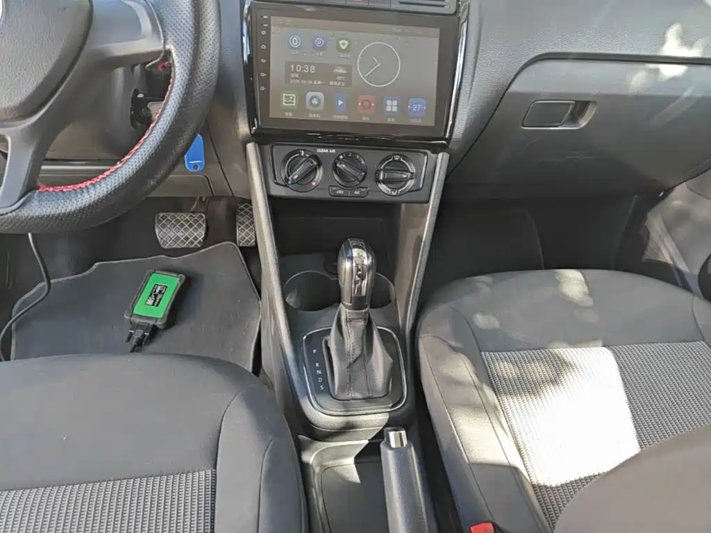 Volkswagen Polo — миниатюра 14
