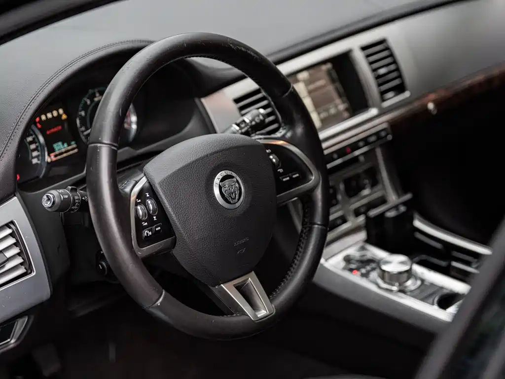 Jaguar XF 2012 XF 3.0L V6