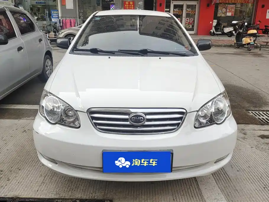 BYD  F3