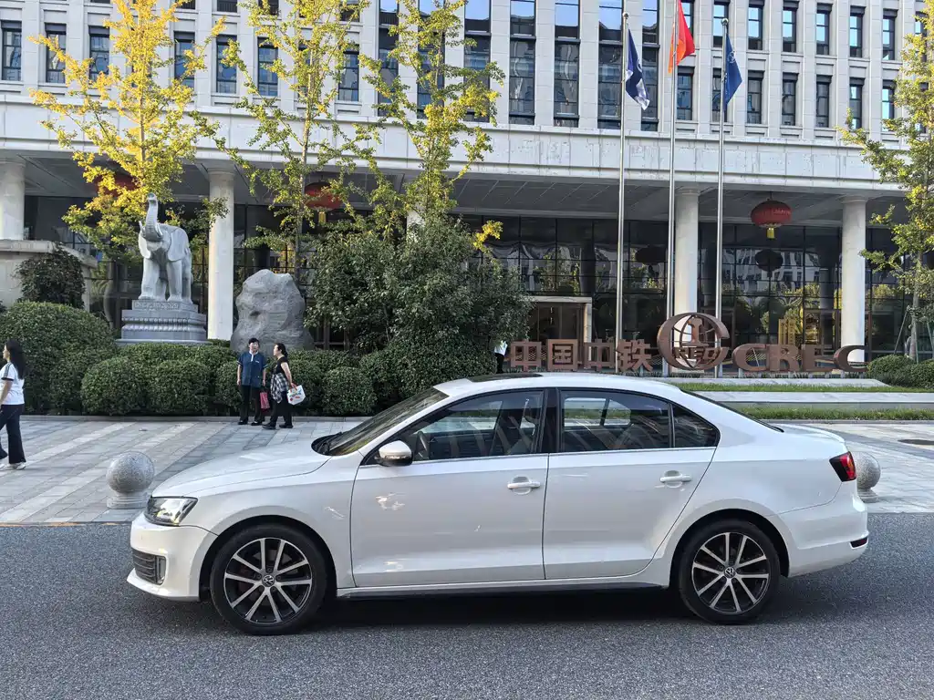 Volkswagen Sagitar — миниатюра 2