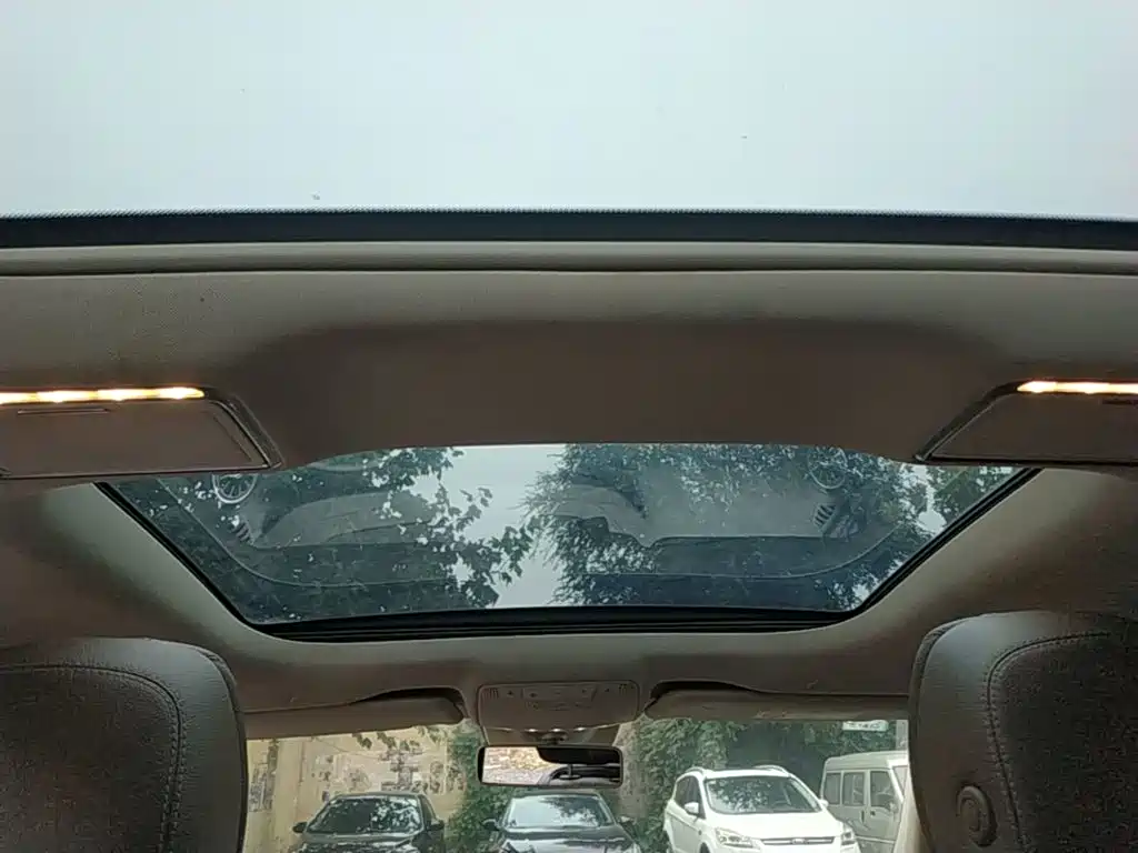 Mercedes-Benz E-Class — миниатюра 18