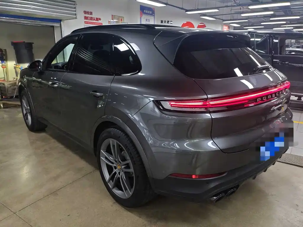 Porsche Cayenne — миниатюра 3