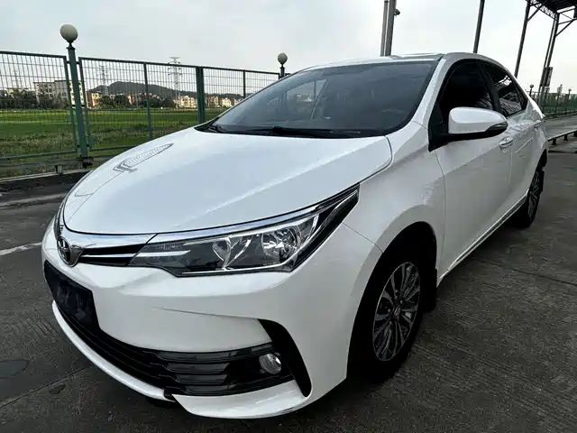 TOYOTA COROLLA 2018